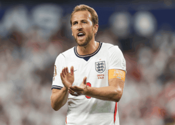 O t&eacute;cnico Thomas Tuchel, da Inglaterra comparou a import&acirc;ncia do atacante ingl&ecirc;s &agrave; de Lionel Messi na Argentina e Kylian Mbapp&eacute; na Fran&ccedil;a.