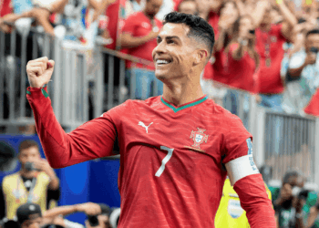 o craque Cristiano Ronaldo segue na contram&atilde;o. Aos 41 anos, o &iacute;dolo de Portugal nunca fez uma tatuagem, e o motivo est&aacute; longe de ser est&eacute;tico