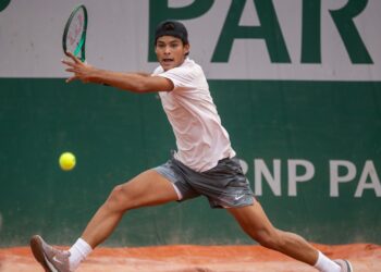 Guto Miguel, est&aacute; a um passo de um feito em Roland Garros juvenil, ele garantiu vaga na final da chave e simples ao derrotar Leonardo Storck.