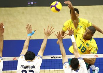 Lance do jogo entre Brasil e Irã