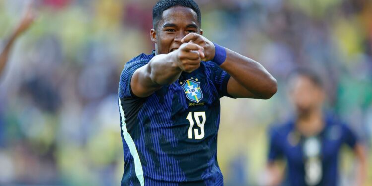 Endrick comemora gol da vitória do Brasil sobre o Egito em amistoso antes da Copa do Mundo
