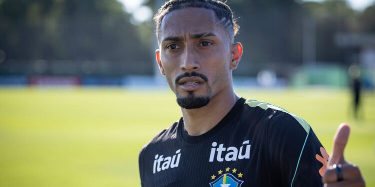 Raphinha desperta interesse de Al Hilal e Al Nassr antes da abertura da próxima janela de transferências