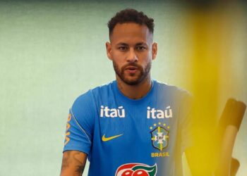 Neymar avan&ccedil;a na recupera&ccedil;&atilde;o e pode retornar &agrave; Sele&ccedil;&atilde;o Brasileira ainda na fase de grupos da Copa do Mundo