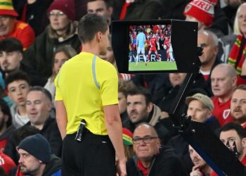Copa do Mundo terá novas regras para substituições, VAR e reposição de bola