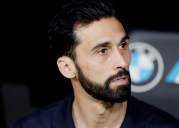 Saída de Arbeloa é confirmada pelo Real Madrid após acordo entre treinador e diretoria