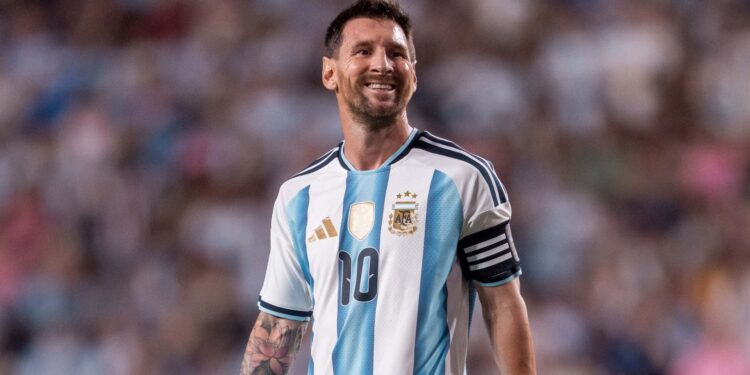 Messi marca contra a Islândia e quebra recorde pela Argentina