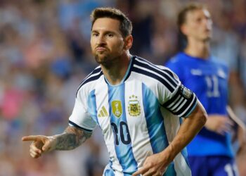 Messi demonstra confian&ccedil;a na Argentina antes da estreia na Copa do Mundo