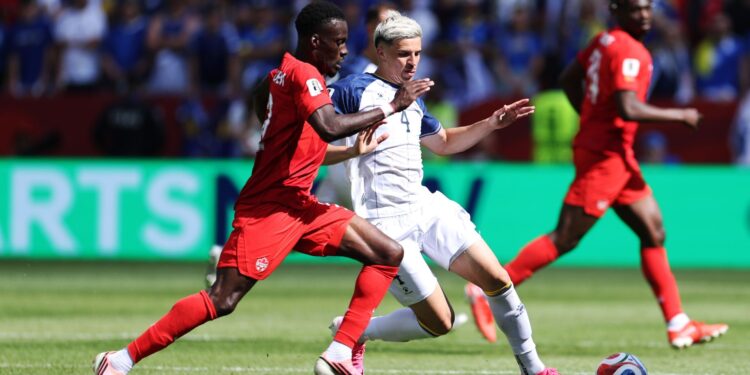 Canadá estreia na Copa do Mundo e empata com a Bósnia em jogo disputado em Toronto