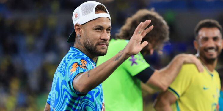 Neymar segue em tratamento da lesão na panturrilha direita e fará novos exames durante a Copa do Mundo