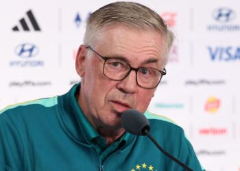 Brasil estreia na Copa do Mundo com mais uma formação inédita sob o comando de Carlo Ancelotti