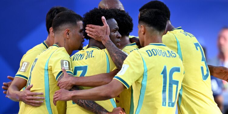 Vinicius Júnior abriu o placar para o Brasil