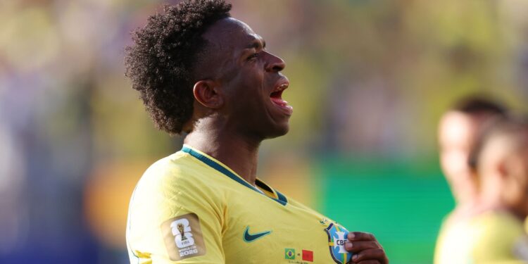 Vini Jr estreia na Copa do Mundo com gol e faz autocrítica após empate do Brasil