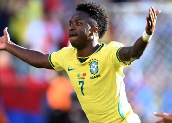 Vini Jr é eleito melhor em campo após marcar e se destacar na estreia do Brasil