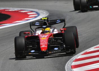 Hamilton tem vit&oacute;ria hist&oacute;rica em Barcelona e garante o primeiro triunfo do brit&acirc;nico com a Ferrari