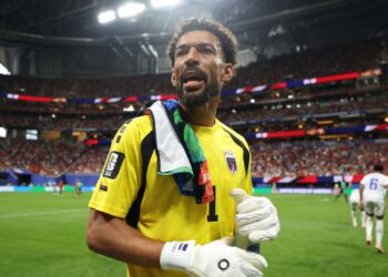 Vozinha brilhou contra a Espanha e virou um dos destaques da primeira rodada da Copa do Mundo