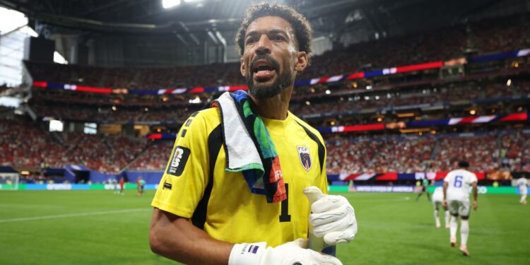 Vozinha brilhou contra a Espanha e virou um dos destaques da primeira rodada da Copa do Mundo