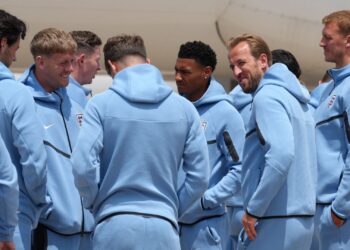 Inglaterra monitora situa&ccedil;&atilde;o de Tino Livramento ap&oacute;s les&atilde;o antes da estreia na Copa do Mundo