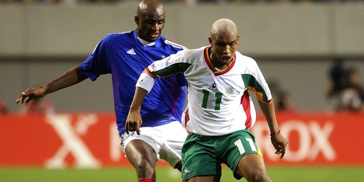 França e Senegal na histórica partida da Copa do Mundo de 2002, marcada pela vitória africana em uma das maiores zebras dos Mundiais