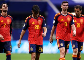 Espanha recebe cr&iacute;ticas da imprensa mundial ap&oacute;s empate sem gols contra Cabo Verde na estreia da Copa do Mundo