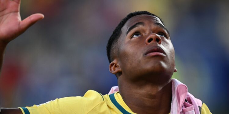 Endrick aguarda oportunidade de estrear pela Seleção Brasileira na Copa do Mundo