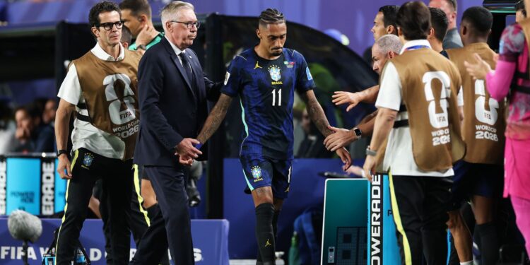 Raphinha segue em tratamento intensivo após lesão na coxa direita durante a Copa do Mundo