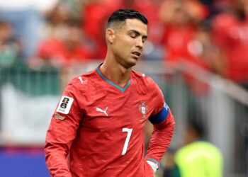 Cristiano Ronaldo tenta reagir contra o Uzbequistão após estreia abaixo das expectativas na Copa do Mundo