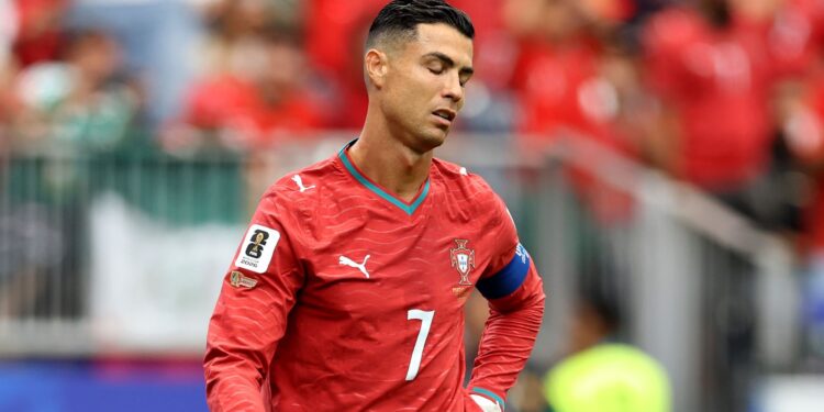 Cristiano Ronaldo tenta reagir contra o Uzbequistão após estreia abaixo das expectativas na Copa do Mundo