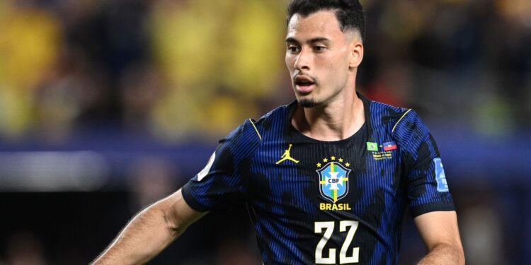 Martinelli se coloca à disposição para assumir a vaga de Raphinha na Seleção Brasileira