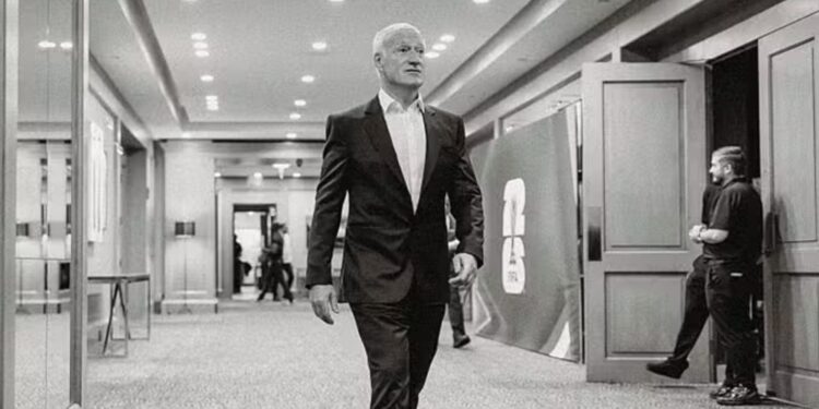 Deschamps deixa a concentração da França após a morte da mãe e retorna ao país durante a Copa