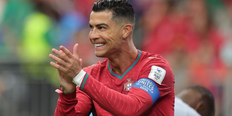 Comemoração de Cristiano Ronaldo após vitória de Portugal vira assunto e recebe comentário de Ibrahimovic