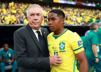 Endrick comemora a chance recebida no intervalo e ajuda o Brasil na vitória sobre o Japão