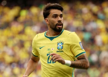 Lucas Paquet&aacute; publica foto com sushi ap&oacute;s a classifica&ccedil;&atilde;o do Brasil e repercute nas redes sociais
