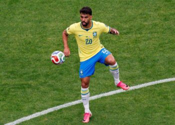 Paquet&aacute; desfalca o Brasil nas oitavas da Copa do Mundo ap&oacute;s les&atilde;o na coxa esquerda