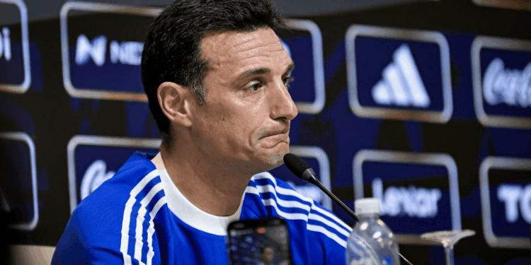 Scaloni afirmou que preferia não disputar o amistoso contra a Islândia por conta do risco de novas lesões às vésperas do torneio.