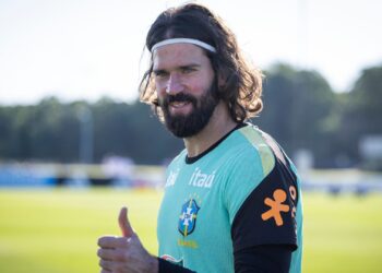 Alisson, goleiro da Seleção Brasileira, durante treinamento (Crédito: Getty Images)