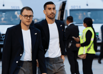 Governo iraniano avisa a Fifa que seleção poderá deixar o campo caso haja manifestações contra o país durante as partidas do Mundial.