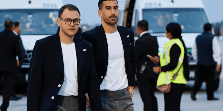 Governo iraniano avisa a Fifa que seleção poderá deixar o campo caso haja manifestações contra o país durante as partidas do Mundial.