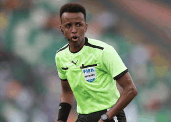 O &aacute;rbitro somali Omar Abdulkadir Artan barrado da copa, foi escalado pela UEFA para apitar a Supercopa da Europa de 2026.