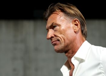 Hervé Renard, treinador da Tunísia, na partida contra o Japão