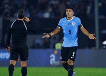Bielsa explica ausência de Suárez e mantém aposta na renovação do Uruguai