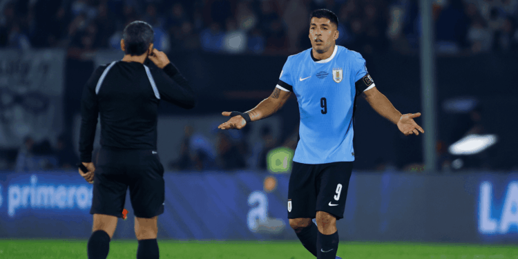 Bielsa explica ausência de Suárez e mantém aposta na renovação do Uruguai
