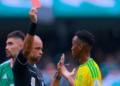 Wilton Pereira Sampaio quebra recorde de 36 anos entre jogos com mais expuls&otilde;es em Copas