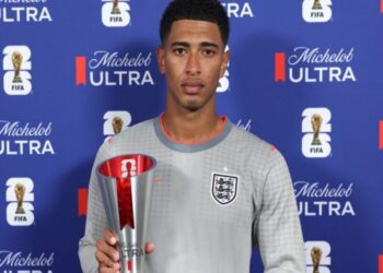 Bellingham quebra recorde em empate da Inglaterra na Copa do Mundo
