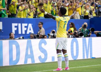 Vini Jr comemorando o segundo gol do Brasil