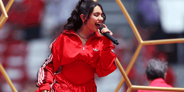 Cantora da abertura da Copa é comparada a ex-BBB e viraliza nas redes