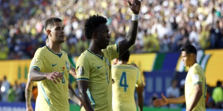 Audiência do Brasil na Copa: Globo lidera, mas CazéTV quebra recorde histórico no YouTube
