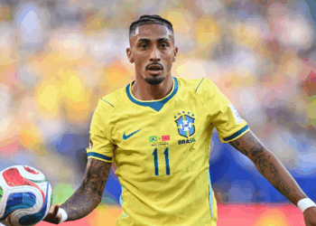 Raphinha ter&aacute; mais uma oportunidade para encerrar o jejum. O atacante ainda n&atilde;o participou diretamente de gols em partidas de Mundial.
