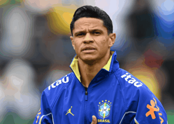 Douglas Santos pregou destacou a força física da seleção caribenha e alertou para os riscos de qualquer tipo de soberba por parte do Brasil.