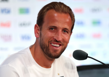 Harry Kane exalta Beckham e projeta duelo complicado na estreia da Inglaterra