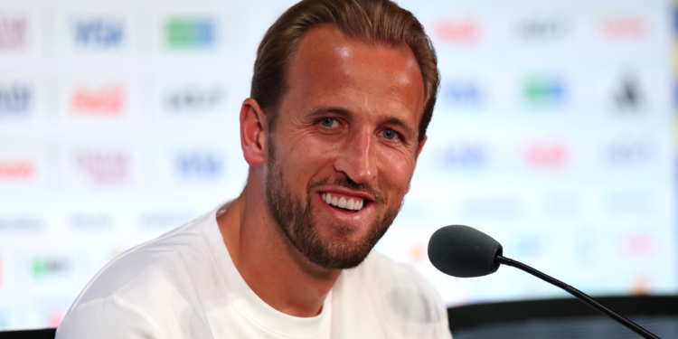 Harry Kane exalta Beckham e projeta duelo complicado na estreia da Inglaterra